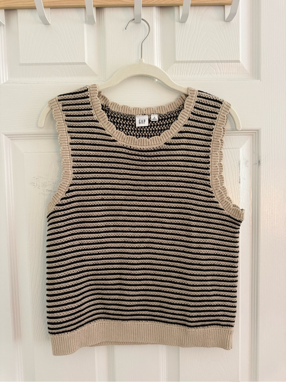 GAP Women's Beige and Black Striped Knit Sleeveless Vest